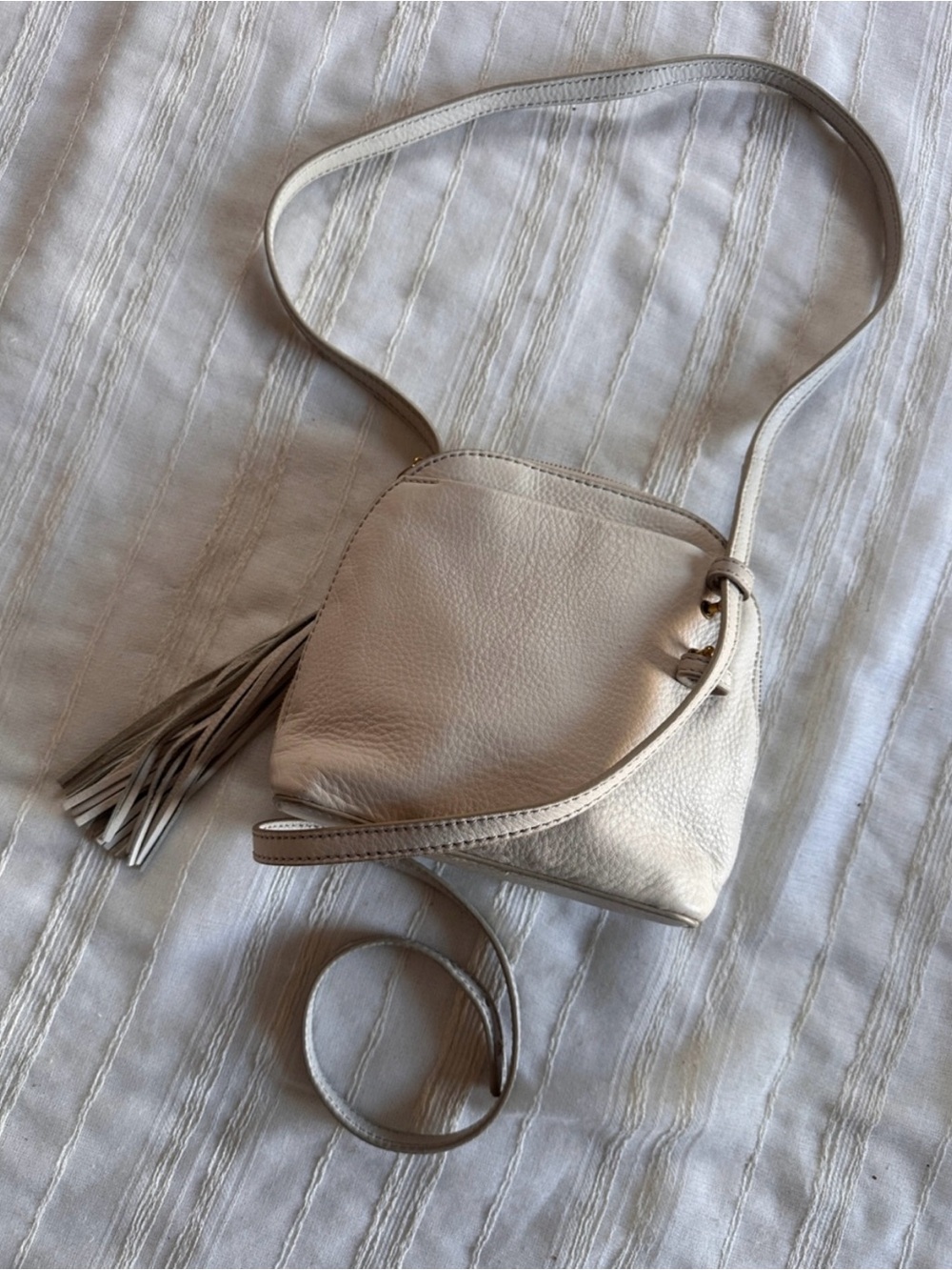 HOBO Ivory Nash Crossbody Bag | Pebbled Leather Tassel Gold Hardware - Picture 3 of 16